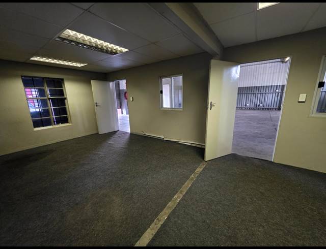 239M² WAREHOUSE TO LET IN CITY DEEP